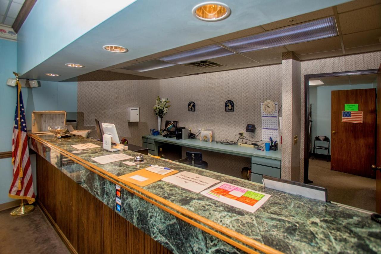 Lafayette Inn Moundsville Екстериор снимка