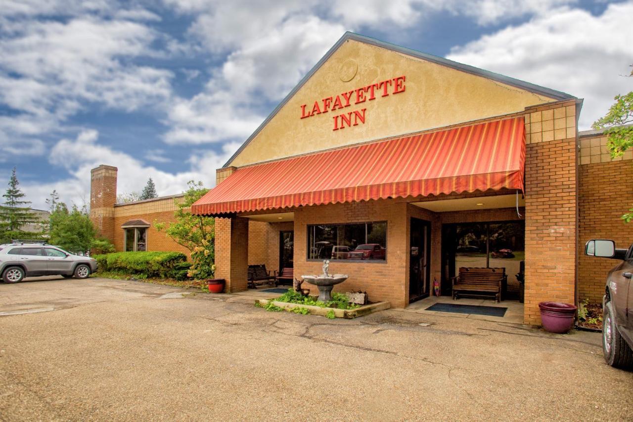 Lafayette Inn Moundsville Екстериор снимка