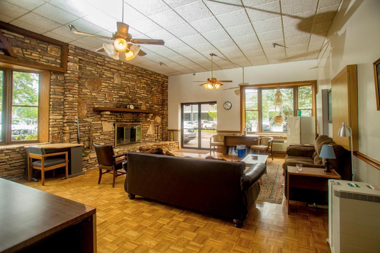 Lafayette Inn Moundsville Екстериор снимка