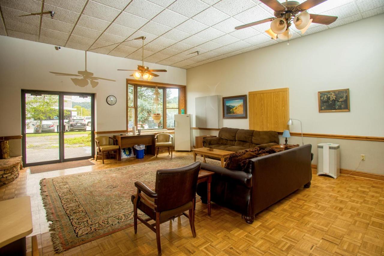 Lafayette Inn Moundsville Екстериор снимка