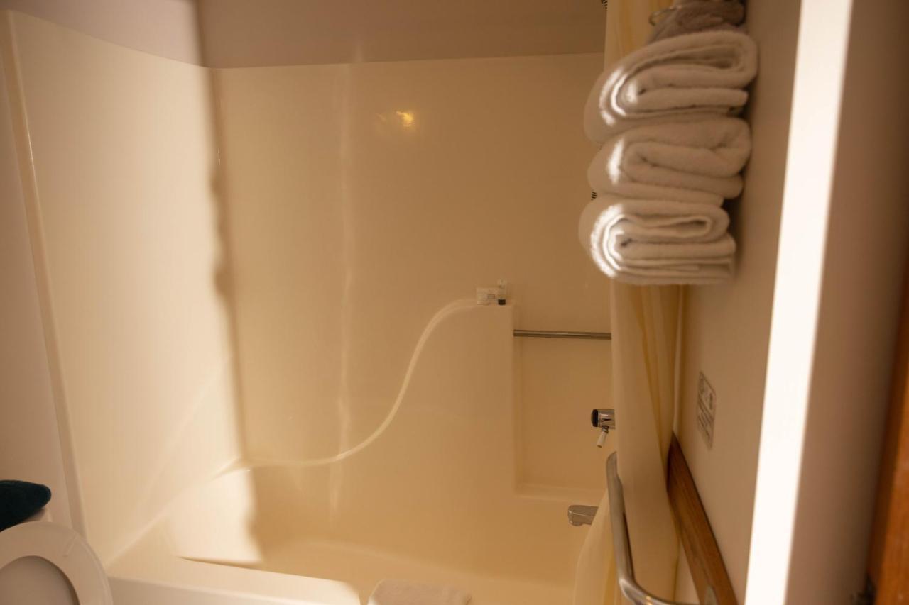 Lafayette Inn Moundsville Екстериор снимка